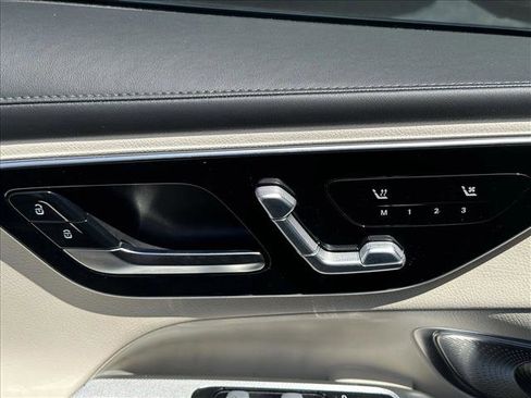 Used 2023 Mercedes-Benz GLC 300 4MATIC image 16