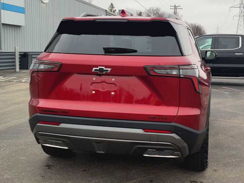 Used 2026 Chevrolet Equinox ACTIV w/ Convenience Package III image 3