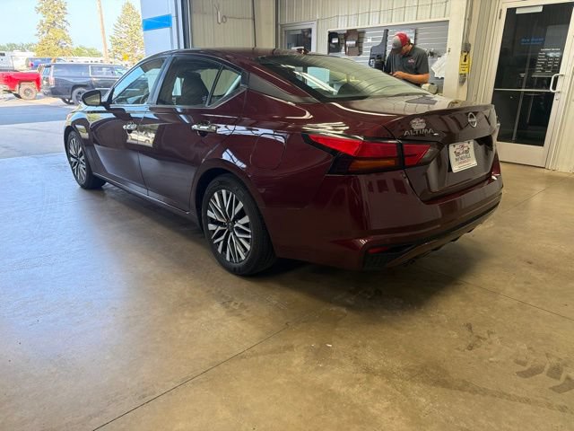 Used 2024 Nissan Altima 2.5 SV FWD image 7