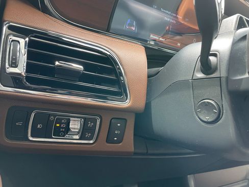 Used 2023 Lincoln Navigator Reserve AWD/4WD image 23