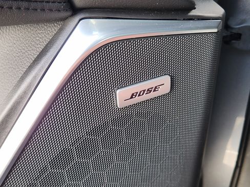 Used 2020 Cadillac Escalade ESV Premium Luxury image 29