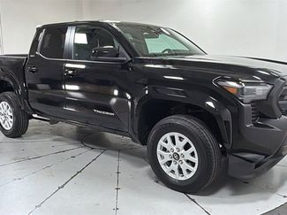 Used 2024 Toyota Tacoma SR5 video 3