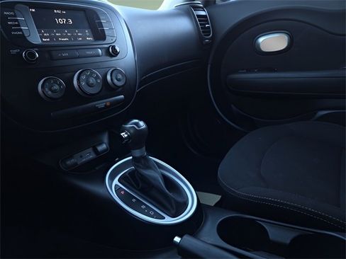 Used 2019 Kia Soul Base image 27