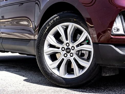 Used 2024 Ford Edge Titanium image 2