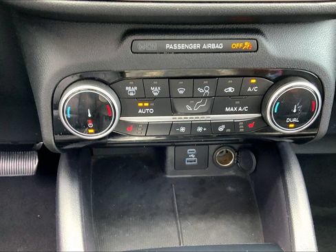 Used 2022 Ford Escape Titanium w/ Class II Trailer Tow Package AWD/4WD image 10