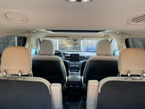 Used 2020 Ford Explorer XLT w/ Equipment Group 202A image 17