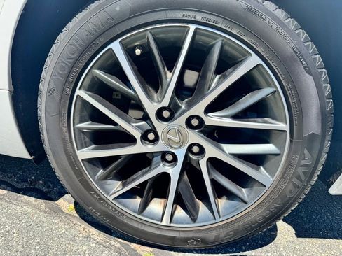 Used 2017 Lexus ES 350 w/ Luxury Package FWD image 34
