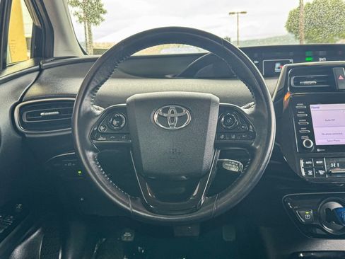Used 2022 Toyota Prius XLE image 23
