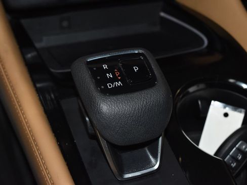 Used 2021 Nissan Rogue Platinum FWD image 18