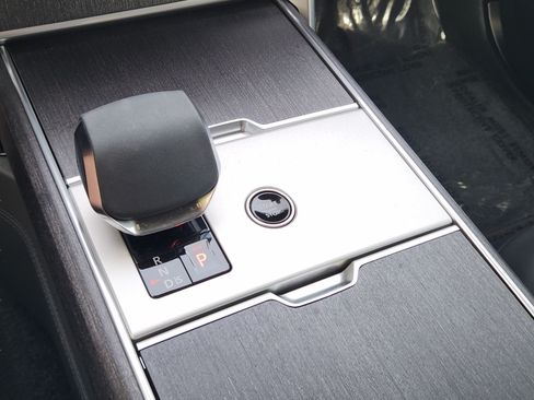 Certified 2024 Land Rover Range Rover SE AWD/4WD image 15