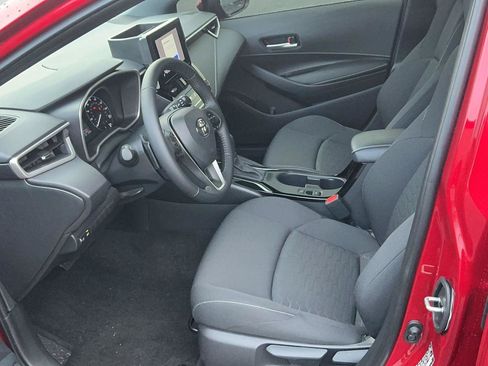 Used 2025 Toyota Corolla SE w/ SE Package FWD image 19