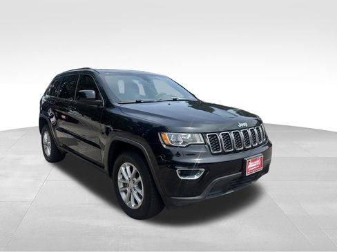 Used 2021 Jeep Grand Cherokee Laredo X RWD image 4