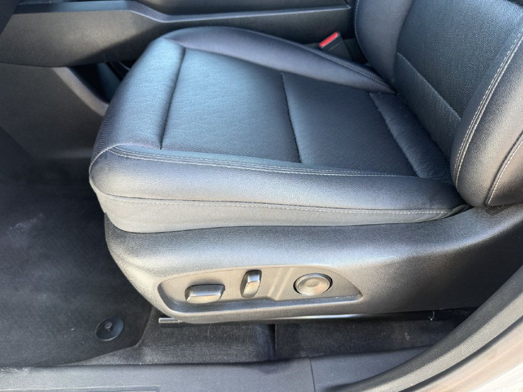 Used 2026 Chevrolet Equinox LT w/ Convenience Package II FWD image 10