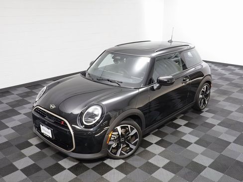 Certified 2025 MINI Cooper S image 2