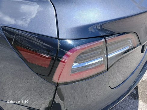 Used 2022 Tesla Model 3 Long Range AWD/4WD image 14