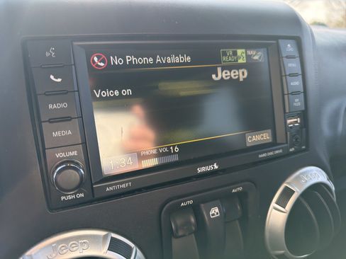 Certified 2015 Jeep Wrangler Rubicon w/ Power Convenience Group image 17