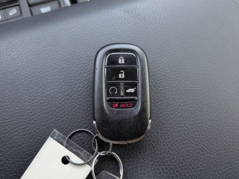 Used 2025 Honda Pilot EX-L image 27
