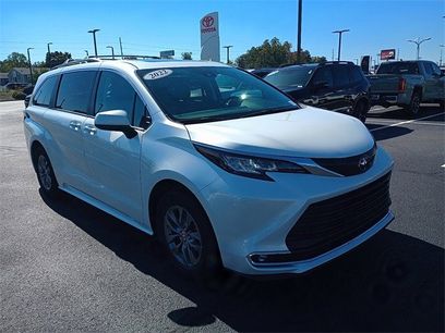 Certified 2022 Toyota Sienna XLE
