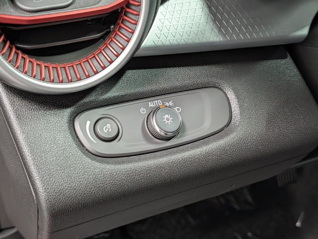 New 2026 Chevrolet Trax RS w/ Sunroof Package FWD image 16