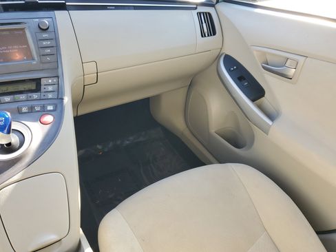 Used 2015 Toyota Prius Two image 17