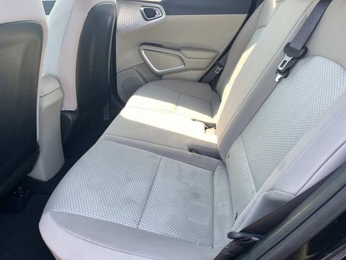 Used 2022 Kia Soul LX FWD image 18