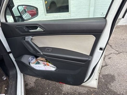 Used 2018 Volkswagen Tiguan SEL image 7