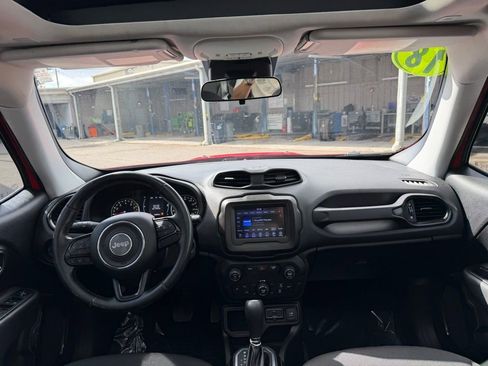 Used 2018 Jeep Renegade Altitude image 32