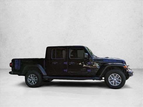 Used 2023 Jeep Gladiator Sport image 4