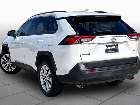 Used 2021 Toyota RAV4 XLE Premium FWD image 12