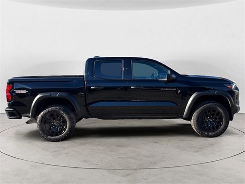 Used 2023 Chevrolet Colorado Trail Boss image 6