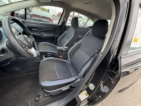 Used 2025 Nissan Versa SV FWD image 36