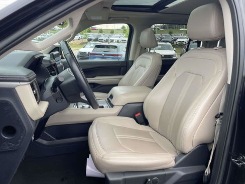 Used 2024 Ford Expedition Max Limited RWD image 18