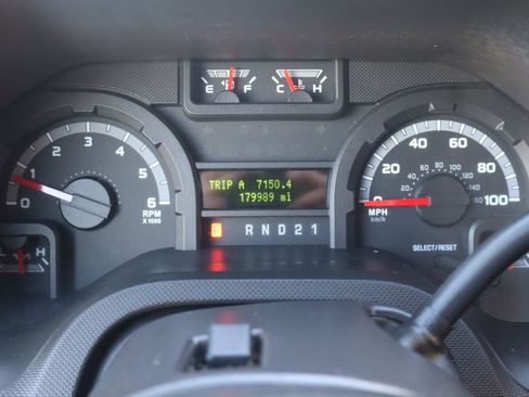 Used 2009 Ford E-350 and Econoline 350 Super Duty Wagon image 35
