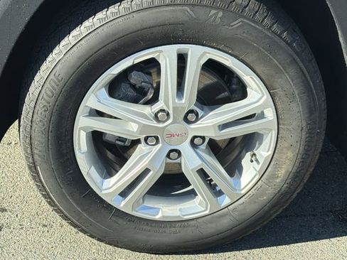 Used 2024 GMC Terrain SLE image 17