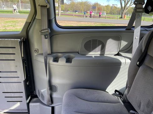 Used 2005 Chrysler Town & Country LX w/ Popular Equipment Group II image 34