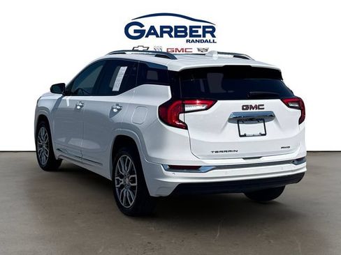 Used 2024 GMC Terrain Denali w/ Denali Premium Package AWD/4WD image 3