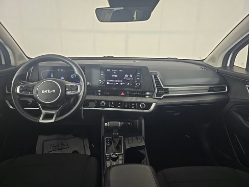Used 2025 Kia Sportage LX FWD image 9