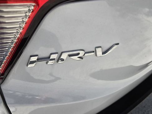 Used 2021 Honda HR-V EX image 12