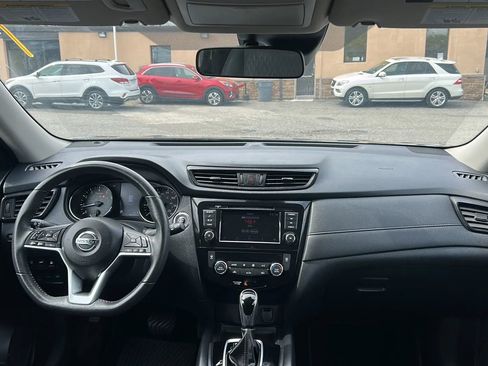 Used 2019 Nissan Rogue SV AWD/4WD image 19