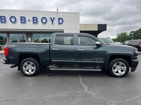 Used 2017 Chevrolet Silverado 1500 LTZ Z71 w/ LTZ Plus Package AWD/4WD image 8