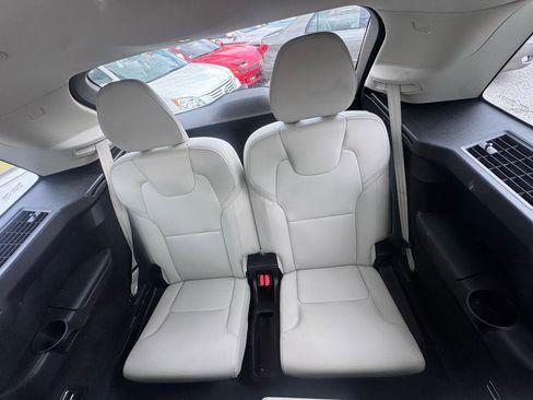 Used 2018 Volvo XC90 T6 Momentum w/ Convenience Package AWD/4WD image 15