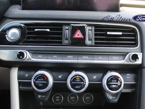 Used 2023 Genesis G70 2.0T RWD image 18