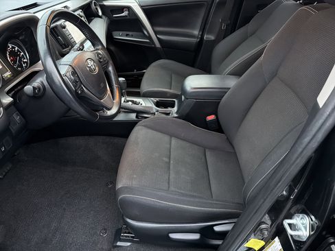 Used 2016 Toyota RAV4 XLE image 9