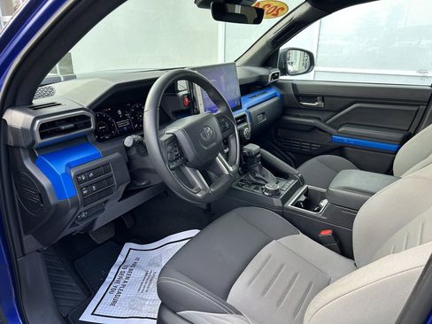 Used 2024 Toyota Tacoma TRD Off-Road image 9