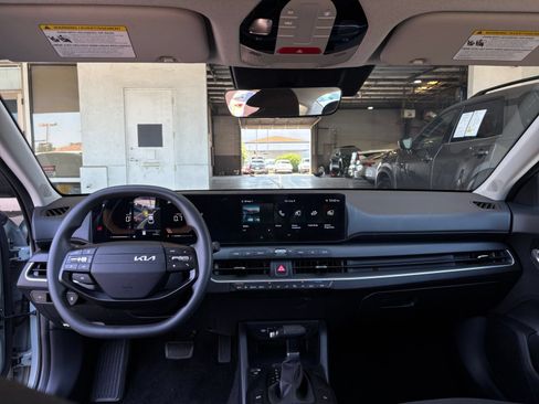 Used 2026 Kia K4 FWD image 33