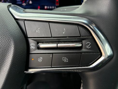 Used 2025 Chevrolet Traverse LT FWD image 10