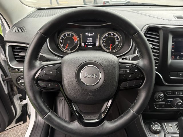 Used 2019 Jeep Cherokee Latitude Plus AWD/4WD image 18