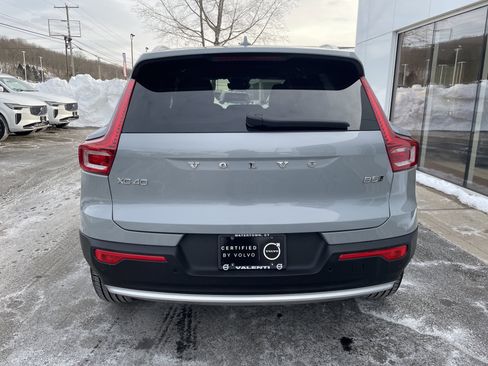 Certified 2025 Volvo XC40 B5 Core image 5