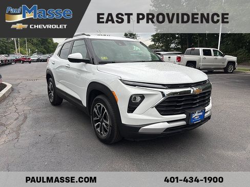 Certified 2024 Chevrolet TrailBlazer LT w/ LT Cold Weather Package FWD image 3