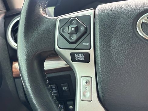 Used 2016 Toyota Tundra Limited w/ Limited Premium Package RWD image 20